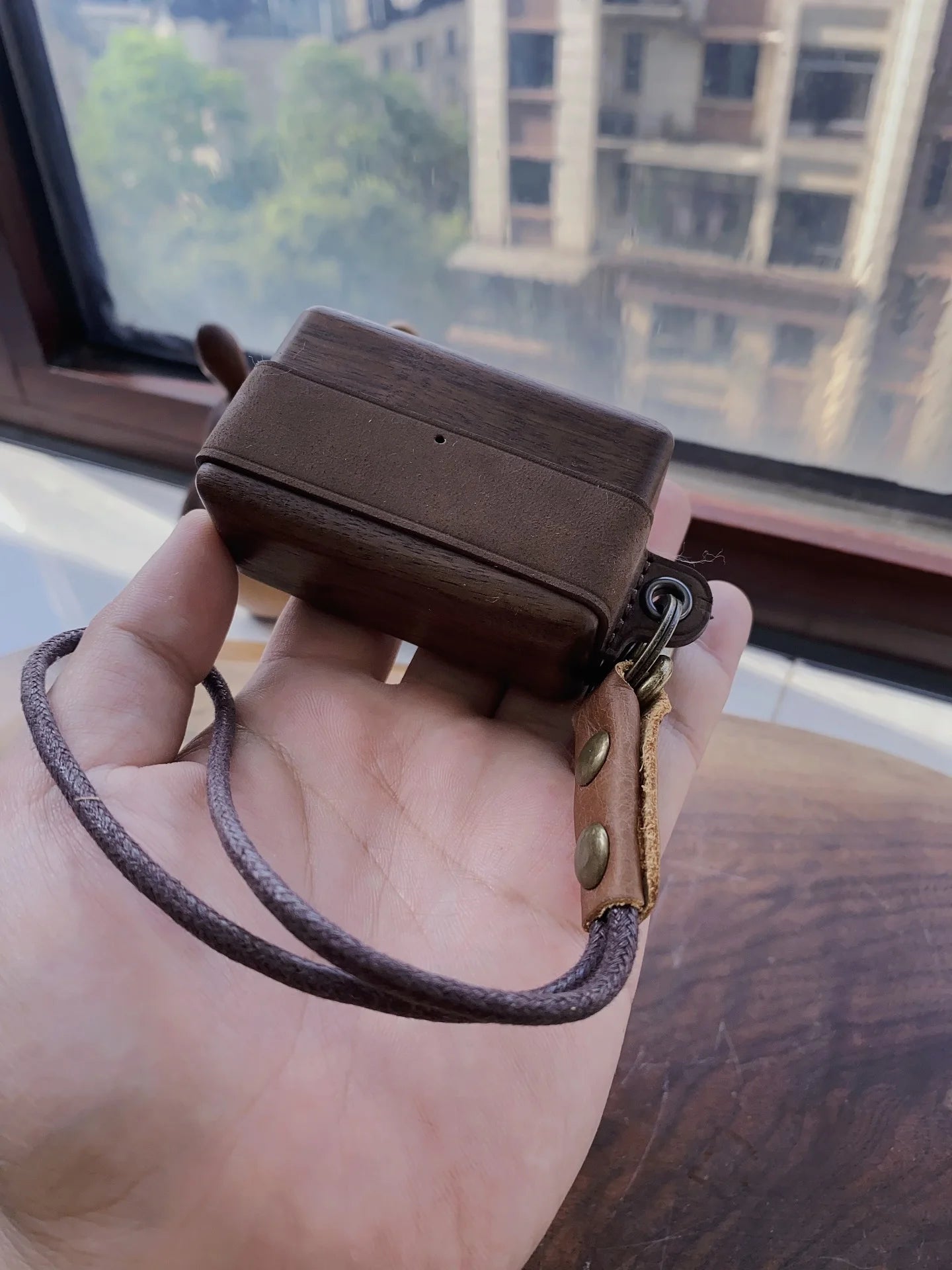 Chic Walnut Earphone Case